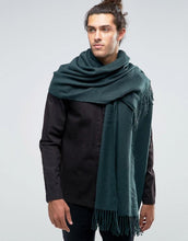 Load image into Gallery viewer, Woven Blanket Scarf In Green